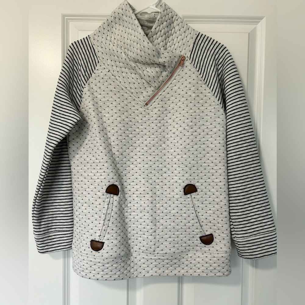 Maurice’s Sweater, Size small
